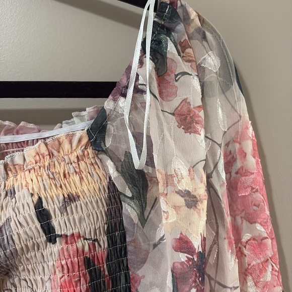 A. Peach Crop Top floral, sheer, long sleeve, smocked, adjustable size M - Picture 6 of 9
